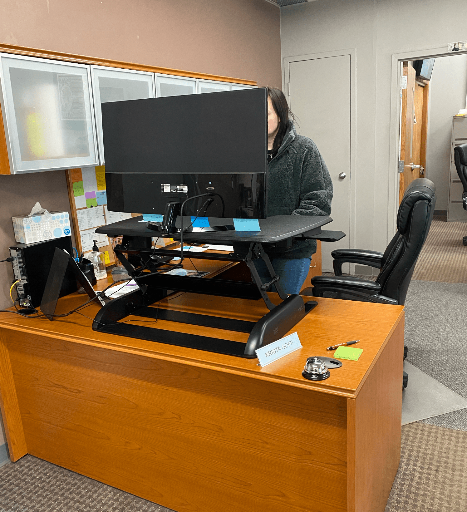 The Benefits of Standing Desks: Why More Businesses Are Making the Switch The Benefits of Standing Desks: Why More Businesses Are Making the Switch